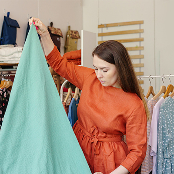 10 WAYS TO REVAMP YOUR OLD CLOTHES